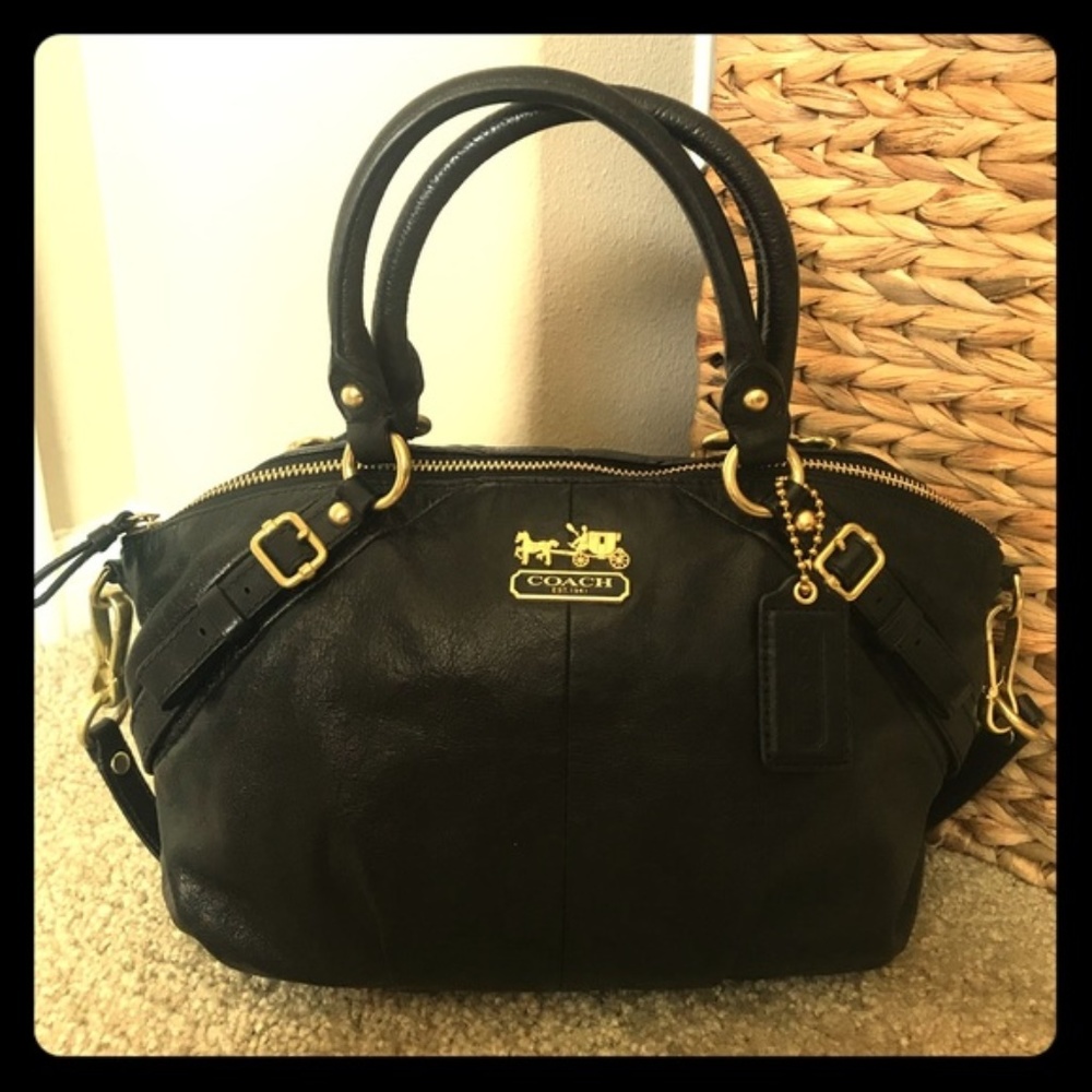 Like New Black Leather Authentic Coach Purse